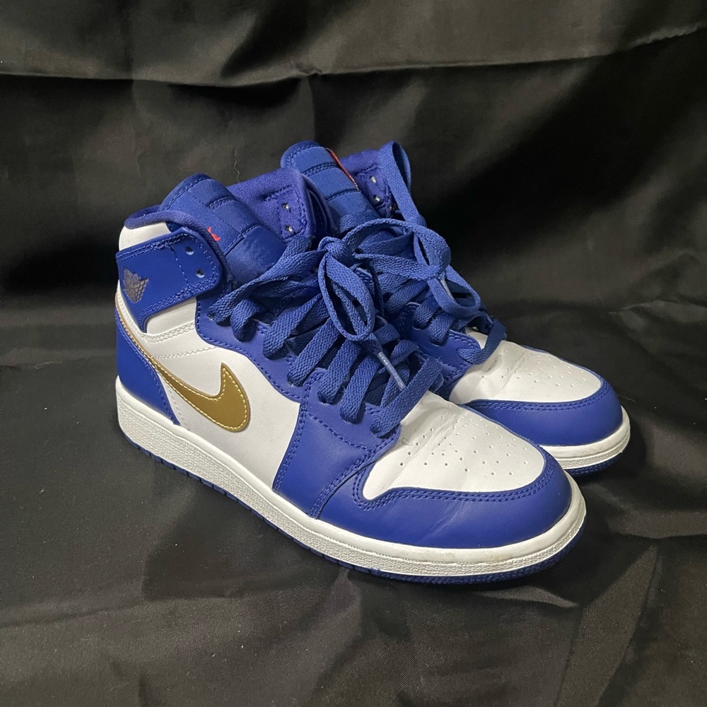 Jordan 1 Retro High “Gold Medal” (GS)